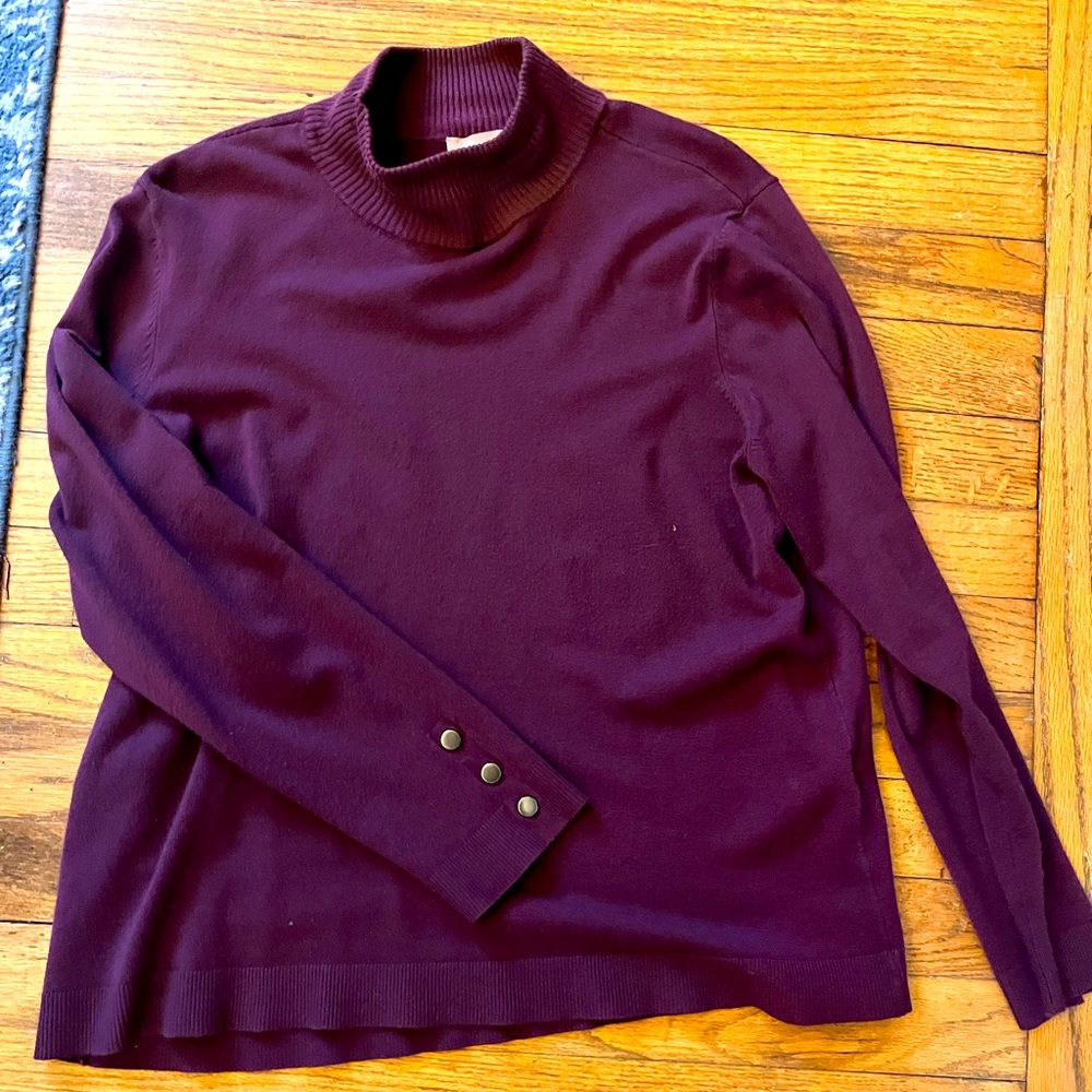 Chico’s - Lightweight Mock Neck sweater. L